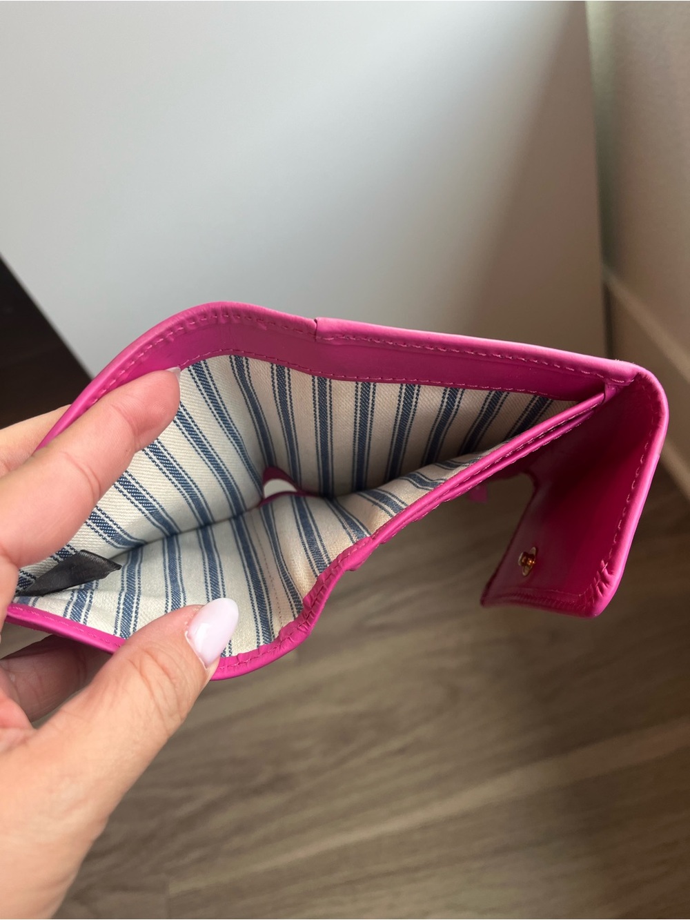 Dooney & Bourke Hot Pink Leather Trifold Wallet Coin Purse - Picture 5 of 6